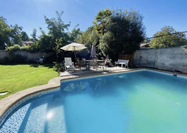 Arriendo: Increíble casa con piscina y magno jardín!