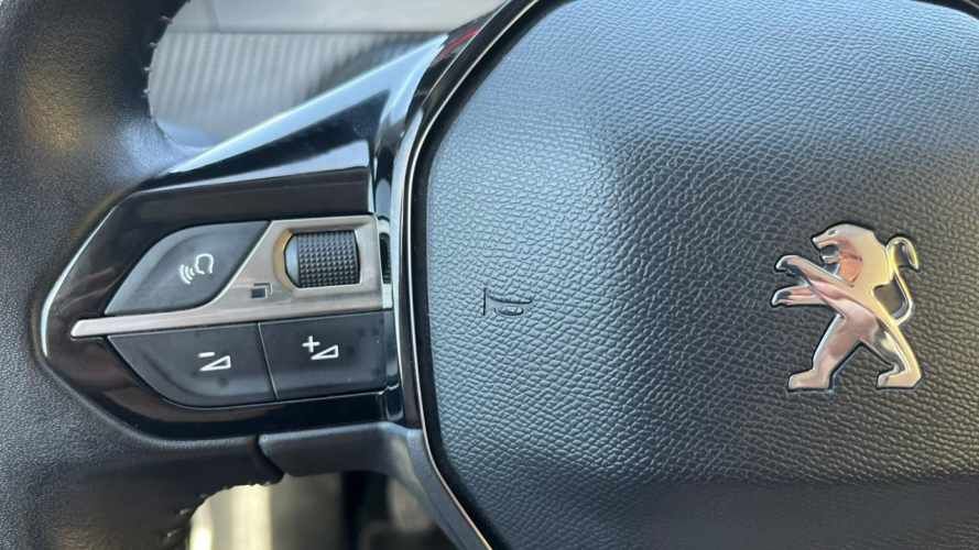 Peugeot 2008 puretech 1.2 (2021)