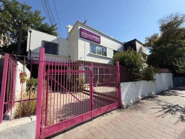 CASA Oportunidad inversionistas. Amplia y versátil casa multipropósito Comercial/oficina/habitacional. Bilbao/Marchant Pereira. Metro Inés de Suarez