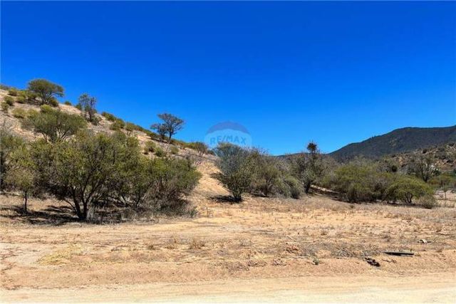 Venta de parcela con luz y agua. condominio.