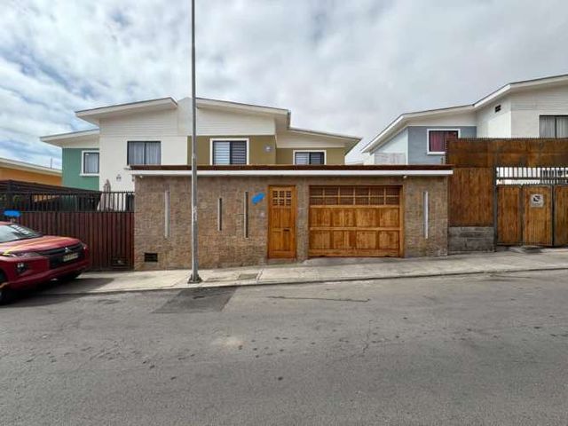 SE ARRIENDA HERMOSA Y AMPLIA CASA EN SECTOR NORTE (SIN AMOBLAR)