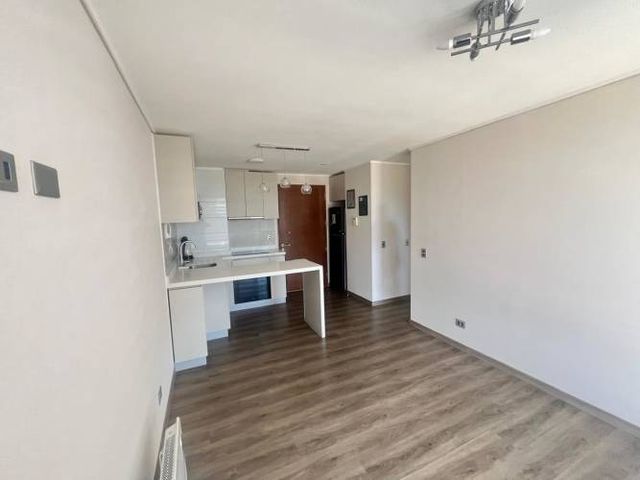 Departamento en arriendo c/ estacionamiento en Centro de Concepción