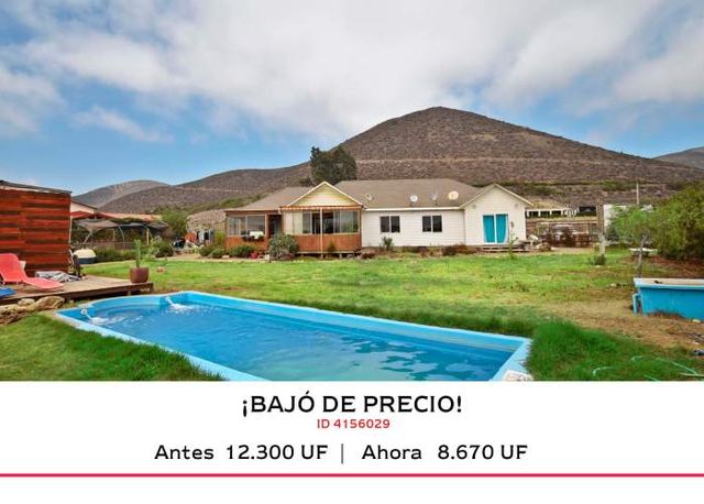 Parcela con dos amplias casas, en condominio de Algarrobito.