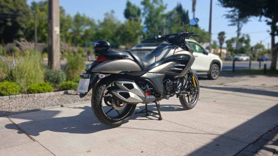 SUZUKI INTRUDER 150 ABS