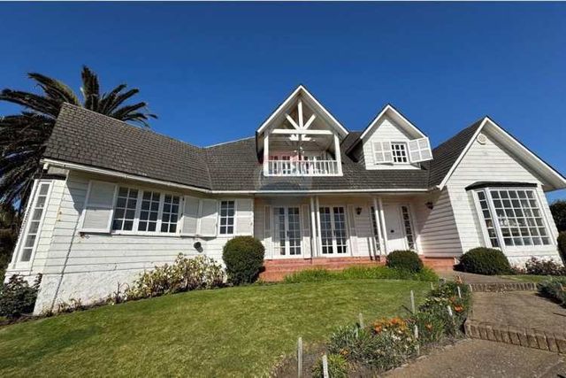 Casa en segunda linea con vista al mar