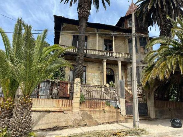 Errázuriz- Playa Ancha /Casona tradicional 700 mts totales