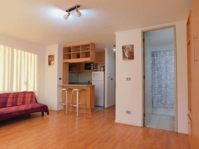 Arriendo estudio amoblado Metro Toesca