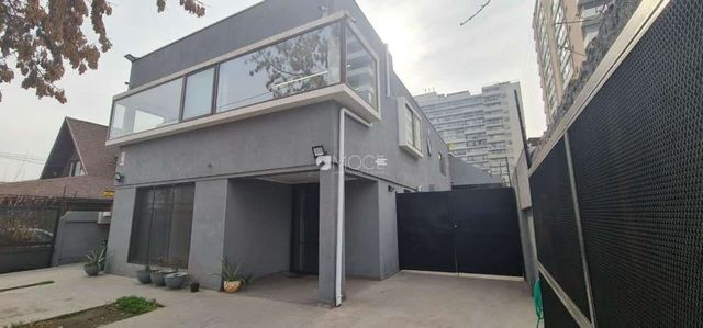 VENDO Excelente propiedad ideal para uso comercial o institucional.