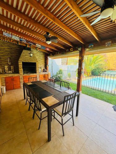 AMPLIA CASA UBICADA EN SANTA ELENA