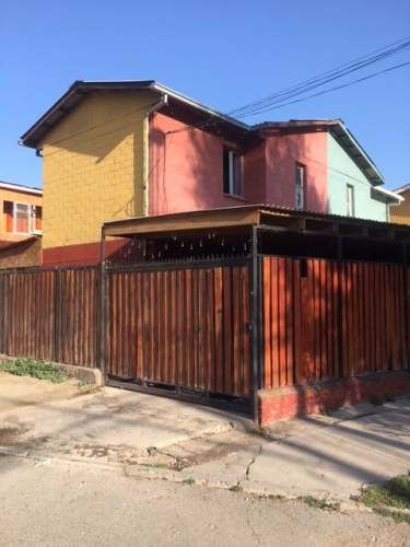 Casas en Lampa | Venta de Amplia Propiedad en Pasaje Directora María Mella Lampa.