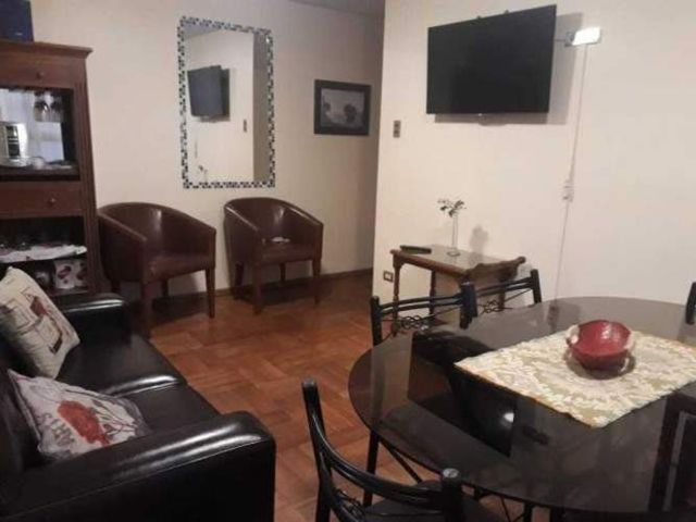 VIÑA DEL MAR. AMPLIO DEPARTAMENTO, CENTRAL. ESTACIONAMIENTO.