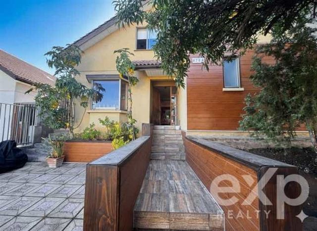 CASA Camino del Claustro 6768